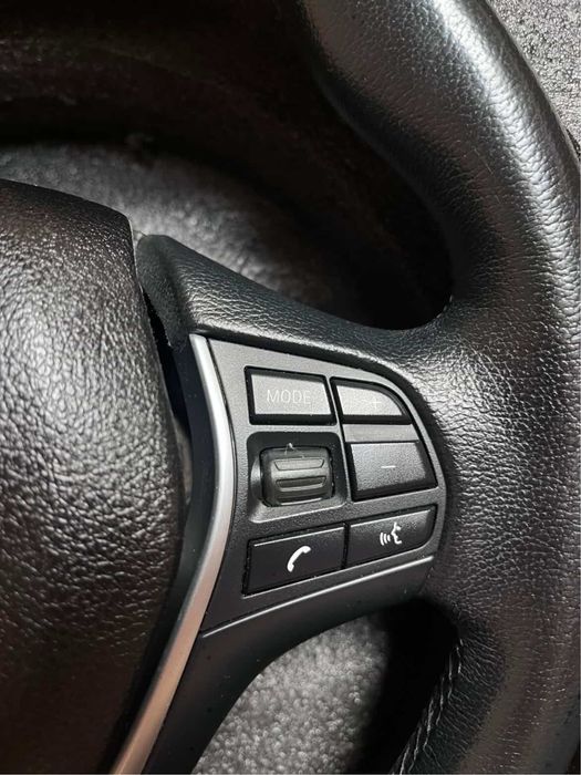 Кермо BMW F30 3 мультимедійними кнопками, гарний стан
