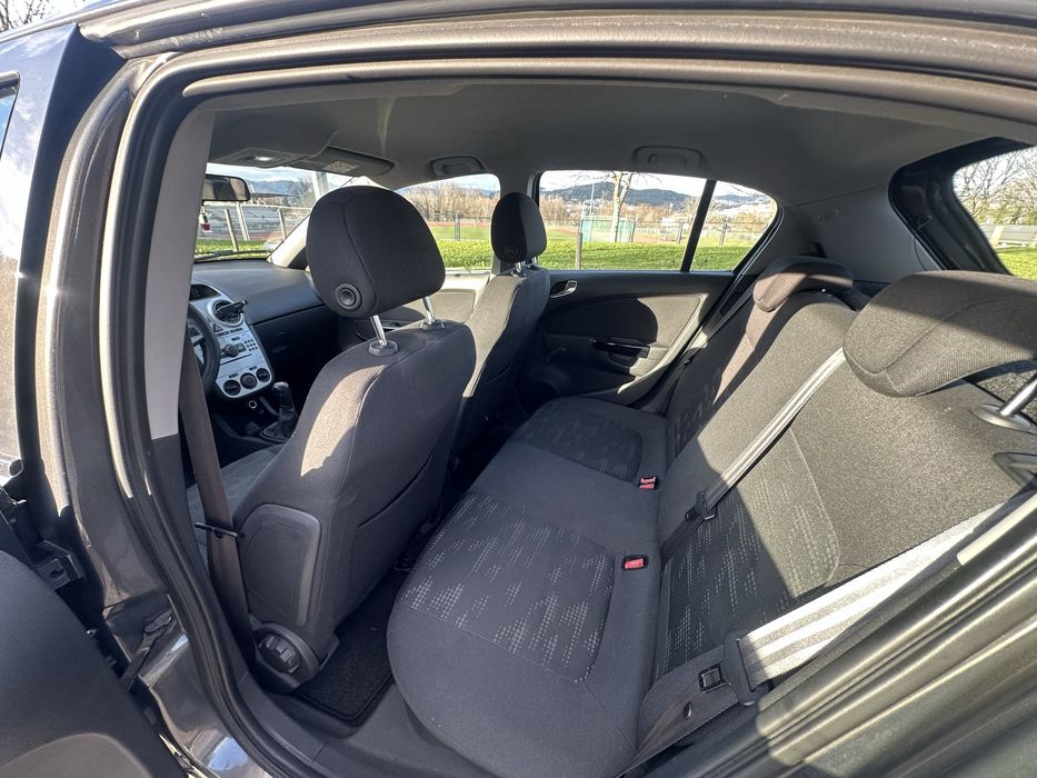 Opel corsa colour edition 1.2cc 85cv 2014