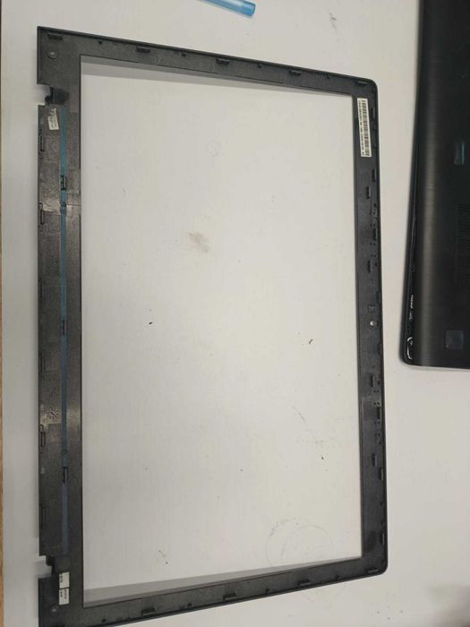 Ramka matrycy do laptopa Lenovo Ideapad Z710 SREBRNA.