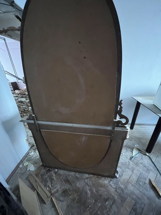 Aparador com espelho