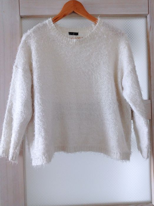 Светр жіночий білий BASIC STRADIVARIUS