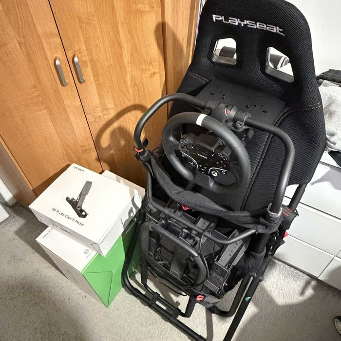 Kierownica MOZA R3 + PLAYSEAT