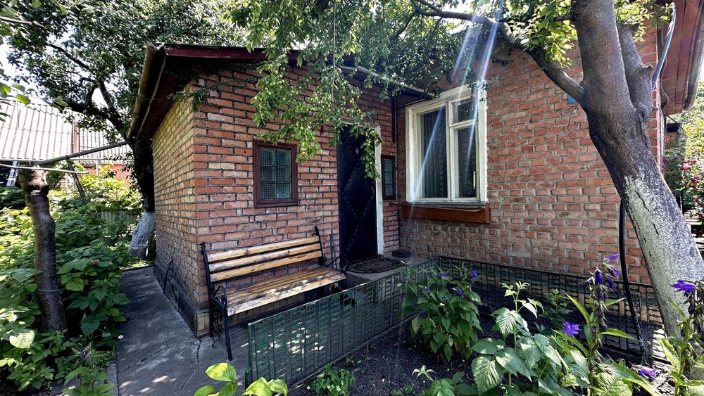 ID:39750 Продаж будинку в тихому місці серед МІСТА !!!