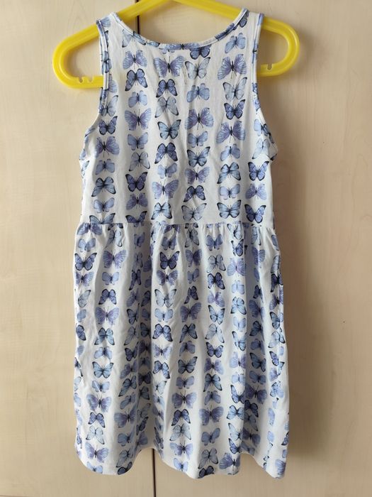 Letnia sukienka w motyle 122/128 h&m