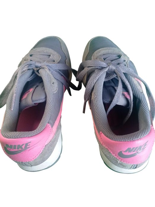 Демісезонні кросівки Nike MD Valiant CN8558 36,5 розміру