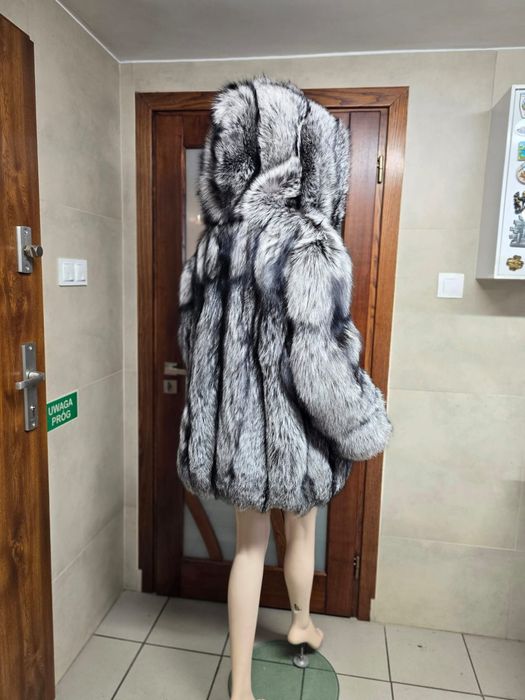 Skóry z lisa srebrnego