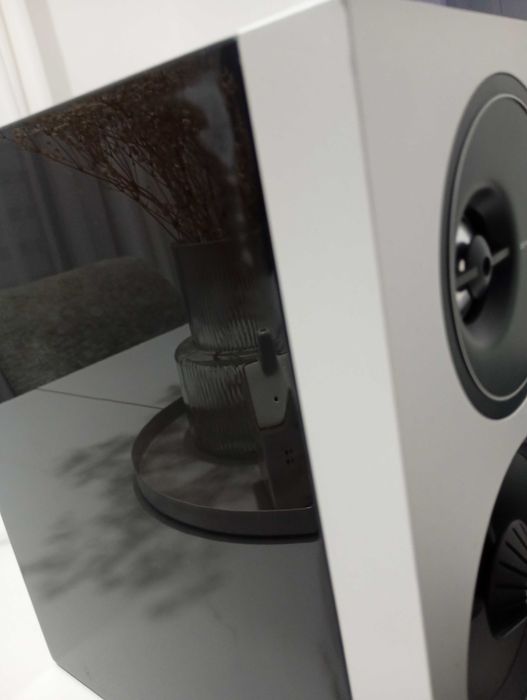 Definitive Technology Demand d7