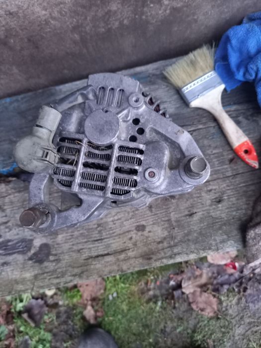 Продам генератор Мазда 6