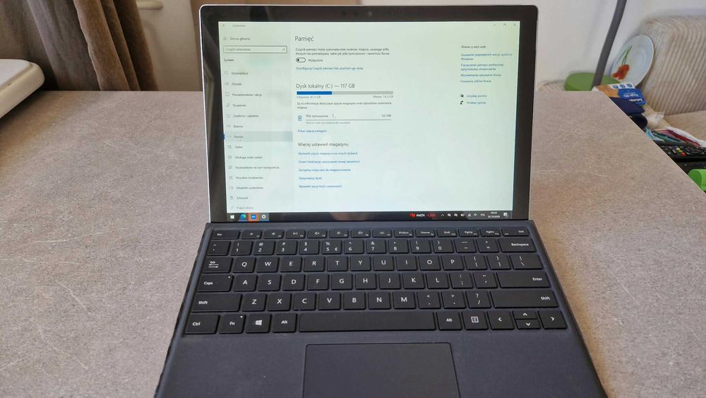 Laptop Microsoft Surface Pro 5 w dobrym stanie