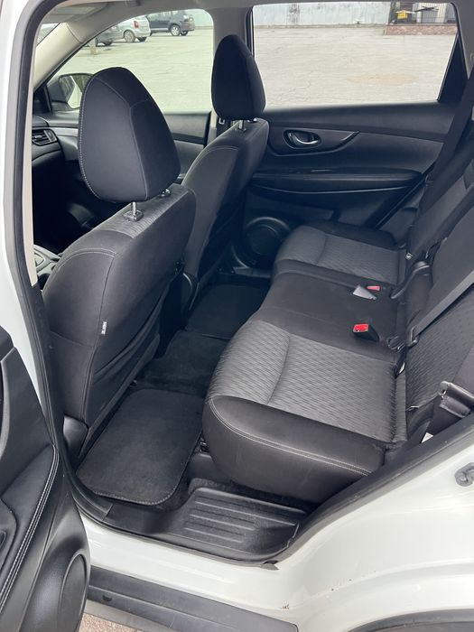 Nissan rogue мінімальні пошкодження