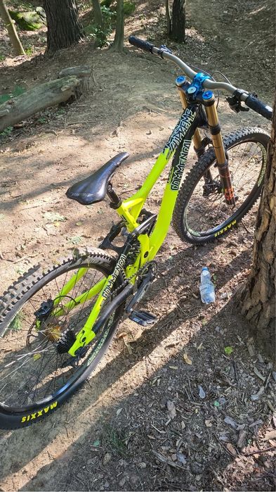 Commencal supreme v3 DH