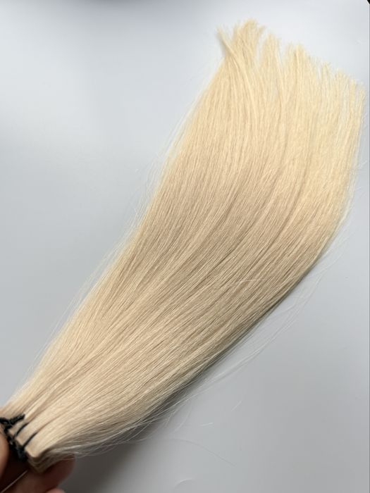 Włosy Tape-On Invisible Bardzo jasny Platynowy Blond(1000) 50g • 40cm • 10kanapek