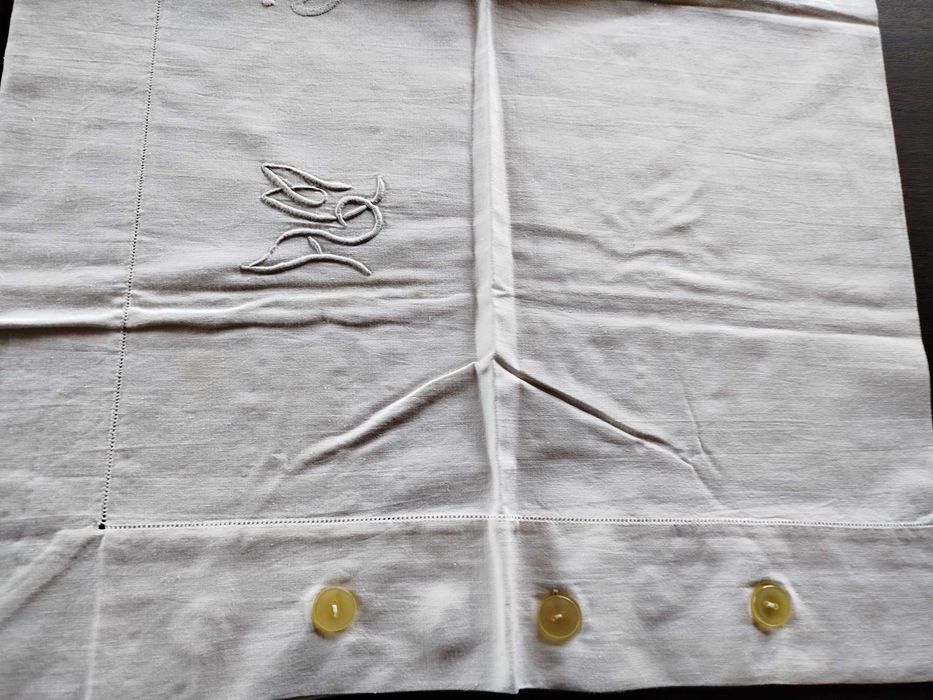 Lençol com duas almofadas