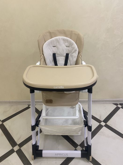 Стілець для годування Carrello Apricus