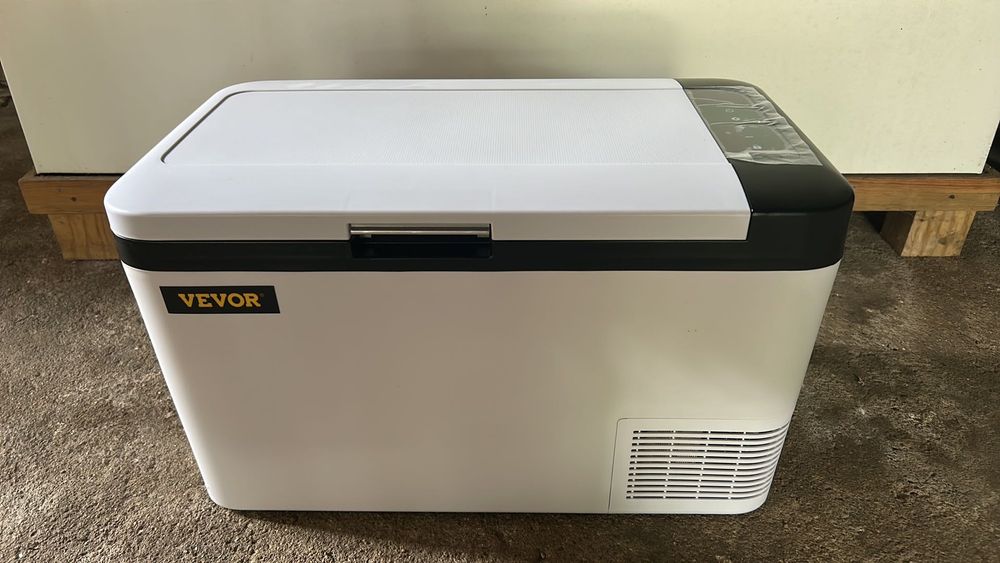 Arca 25L refrigeradora/congeladora 12/24v e 220v nova