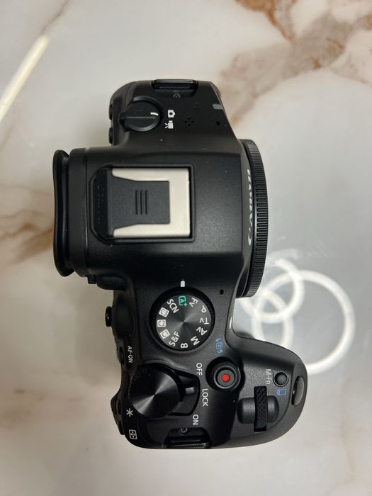 Canon EOS R6 Mark III