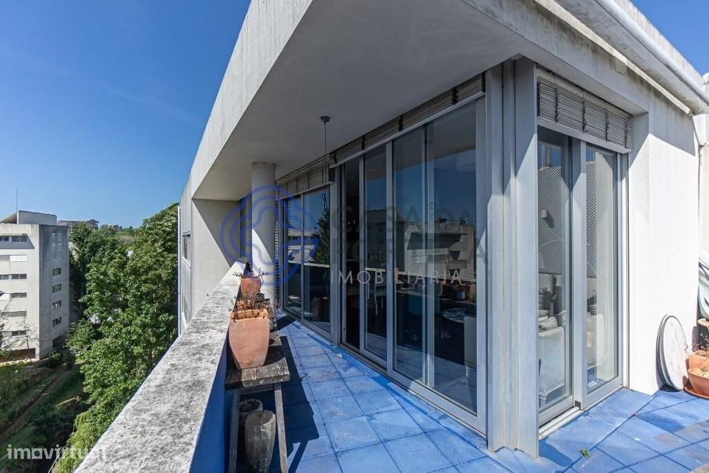 Excelente apartamento T5 rua de Serralves !Penthouse ! Terraço , 4 lug