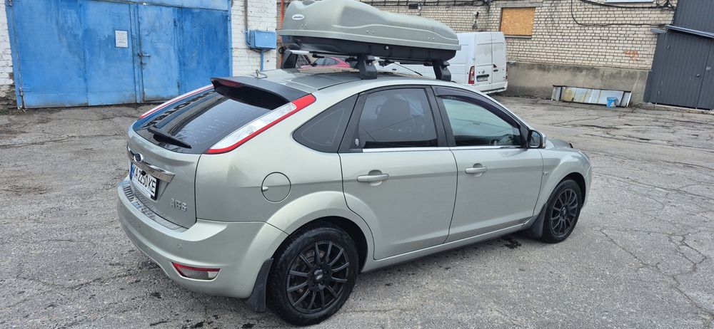 Продаю Форд фокус 2010 2.0 АКПП в комплектации Ghia