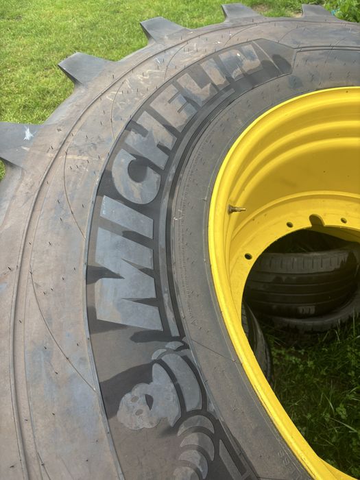 710/75R42 Michelin, felgi John Deere 2 sztuki