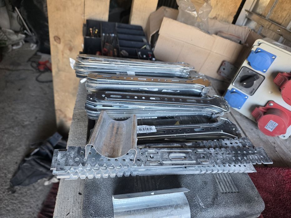 Wieszak do poddaszy 270mm płaski es 60/120 łącznik profili cd 60