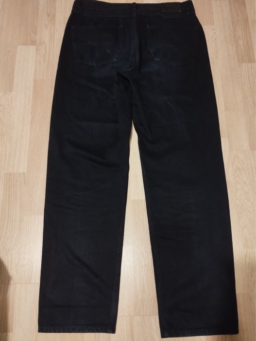 Продам  мужские джинсы Hugo Boss