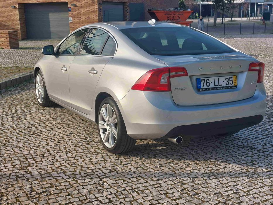 Volvo D3 T5 SUmmum (Full extras) com apenas 81000kms