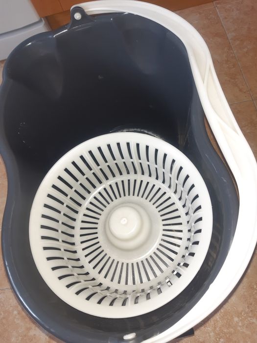 Balde de centrifugação e recarga de esfregona