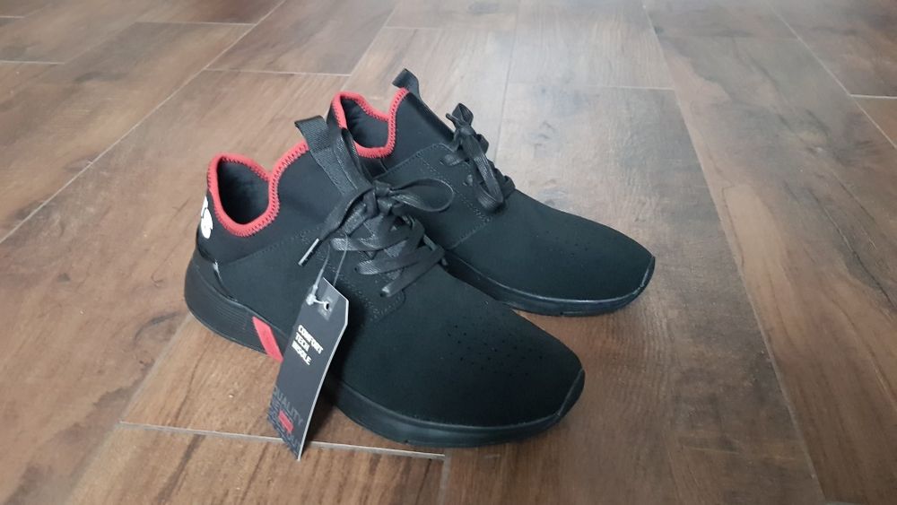 Levi's obuwie nowe 42