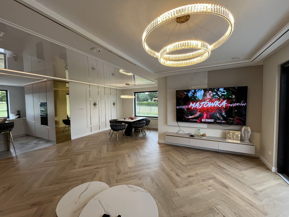 Kopleksowe wykończenia mieszkań/Adaptacje poddasz/Malowanie natryskowe