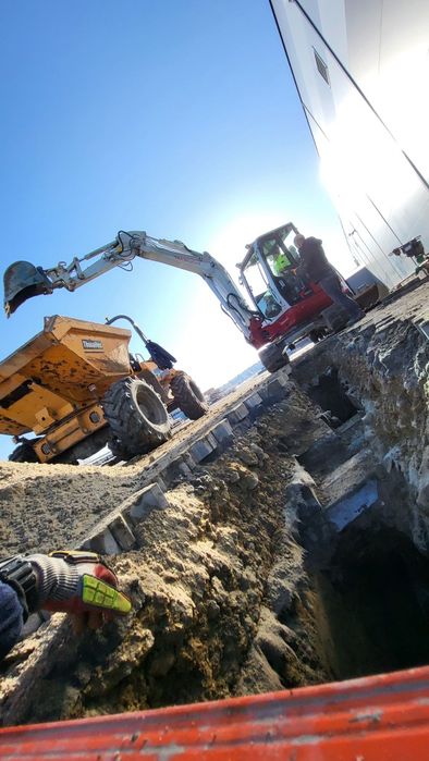 Usługi koparko ładowarką,  układanie kostki brukowej . Prace