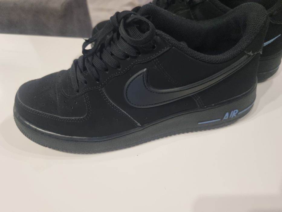 Sapatilhas nike air azuis e pretas
