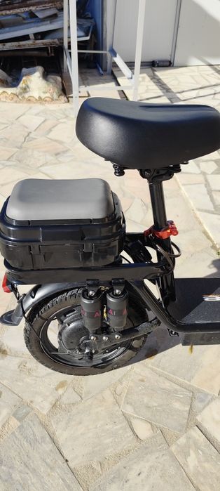Trotinete elétrica com banco