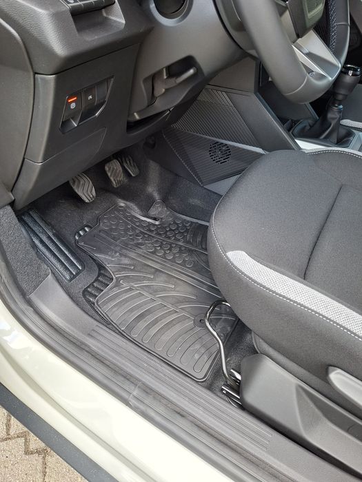 Tapetes borracha Dacia Duster 3