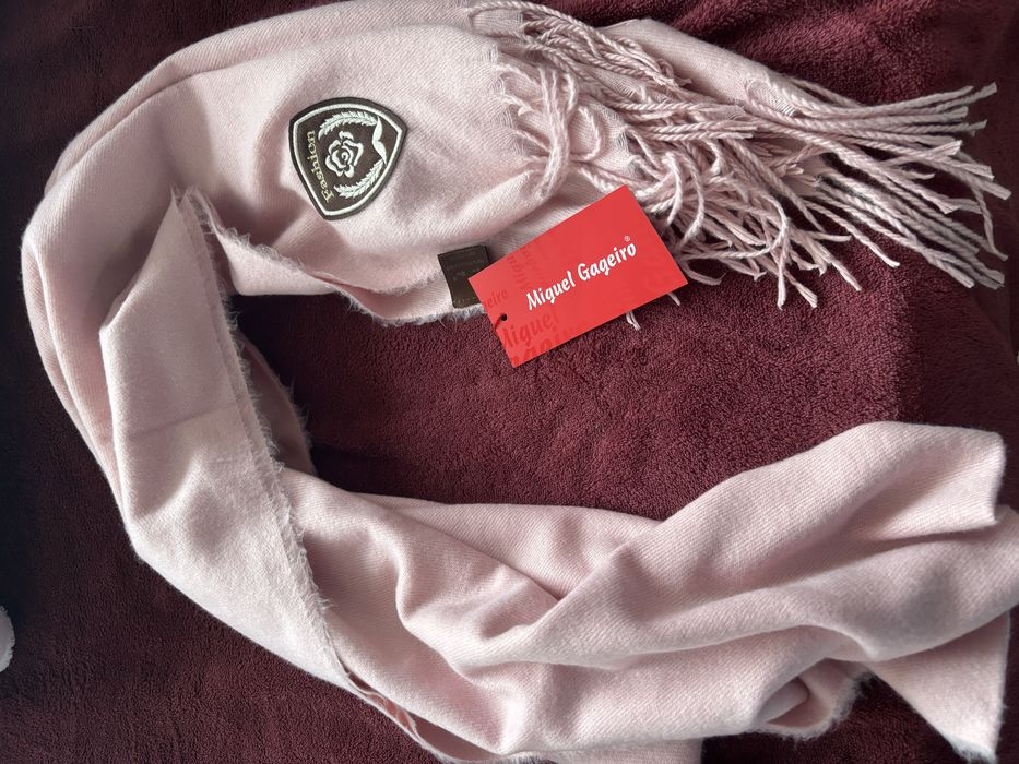 cachecol novo da marca miguel gageiro