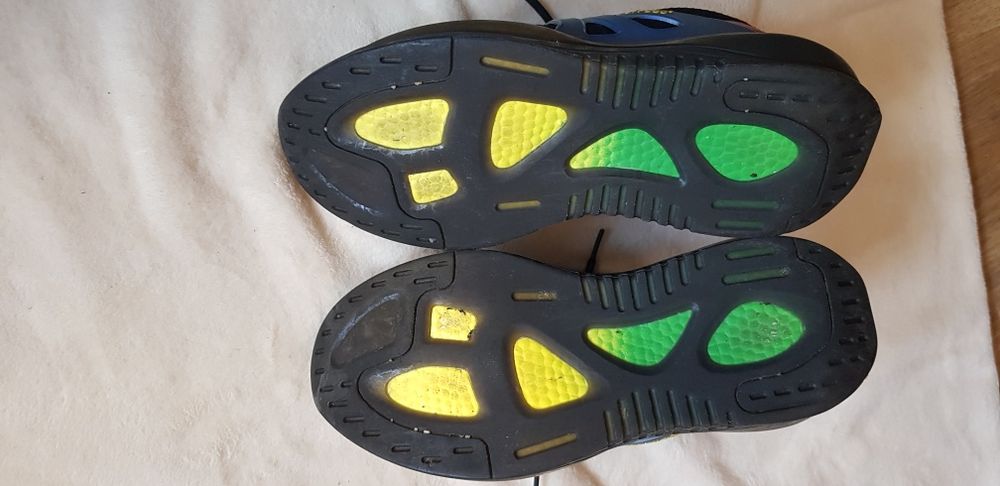 Buty sportowe 25,5 cm róż 40