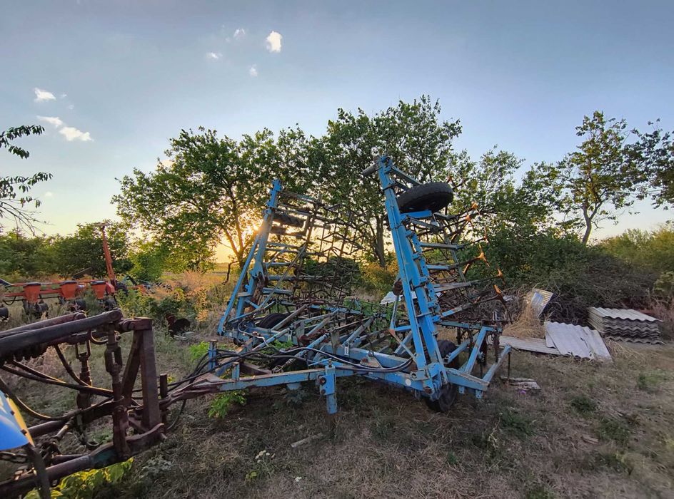 Трактор Т-150 у відмінному стані + навісне обладнання