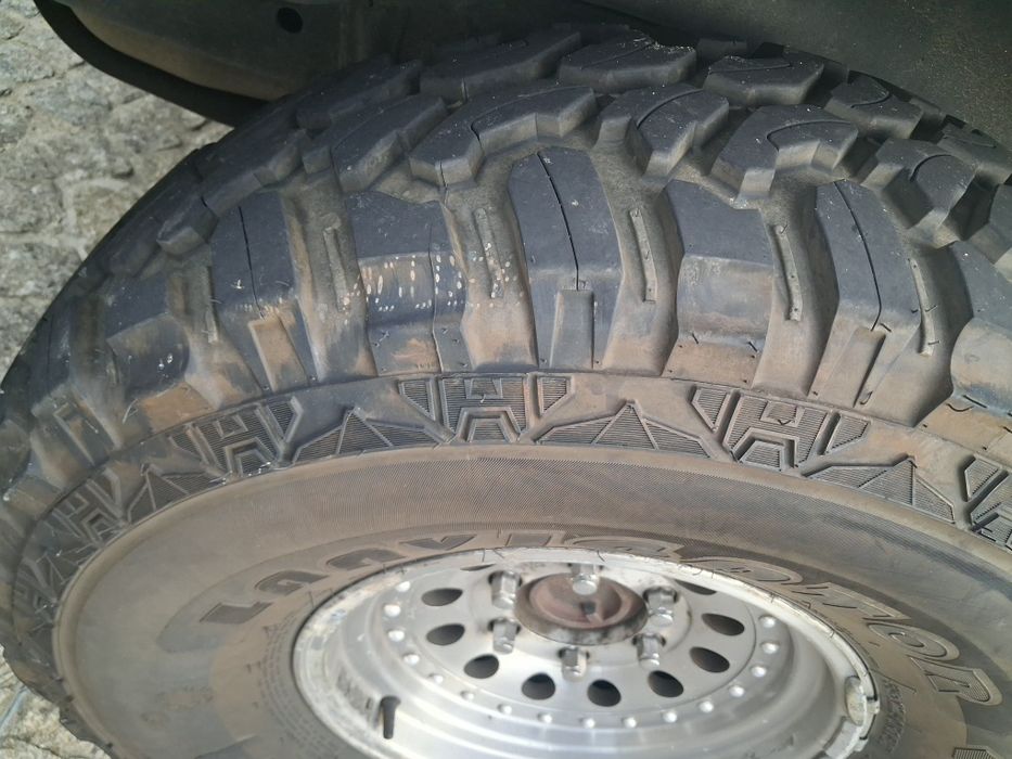 Vendo 4 pneus  35 12.5 15 como novos