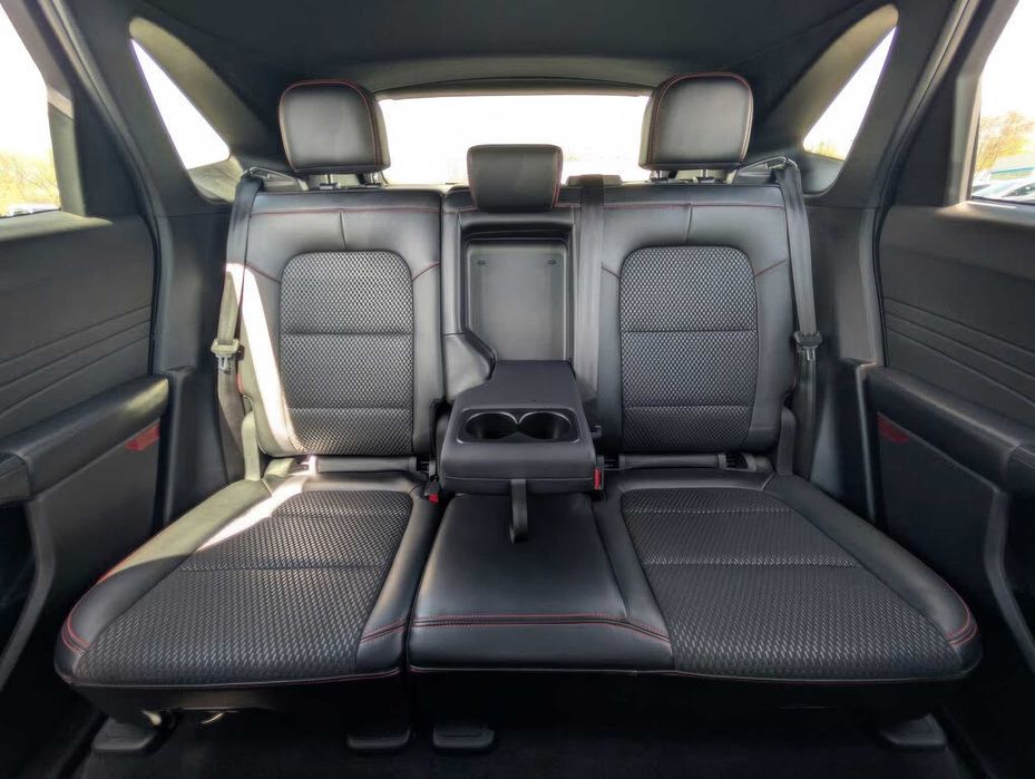 Ford Escape      2024