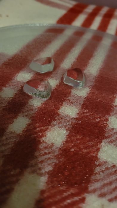 Dwa talerze do mikrofalówki. 31,5 i 24 cm.