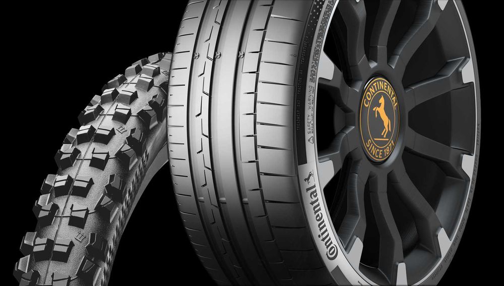 RARO Continental Black Chili Driving Experience