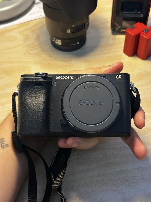 Sony a6400+ lente sony 18-105+ acessorios