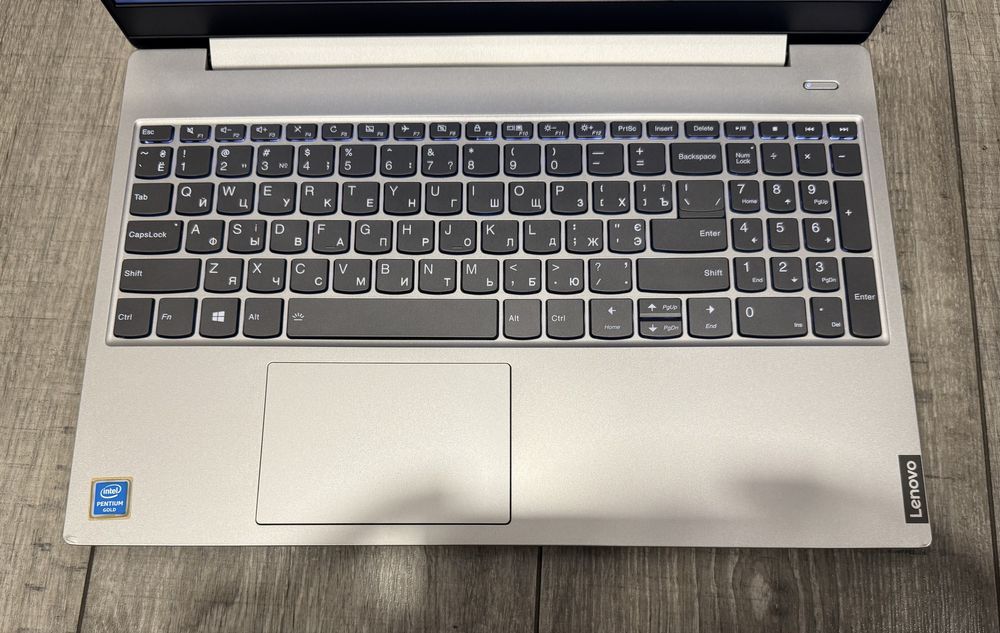 Ноутбук Lenovo, 8Gb, NVMe 128Gb, дуже хороша батарея. Підсвітка.