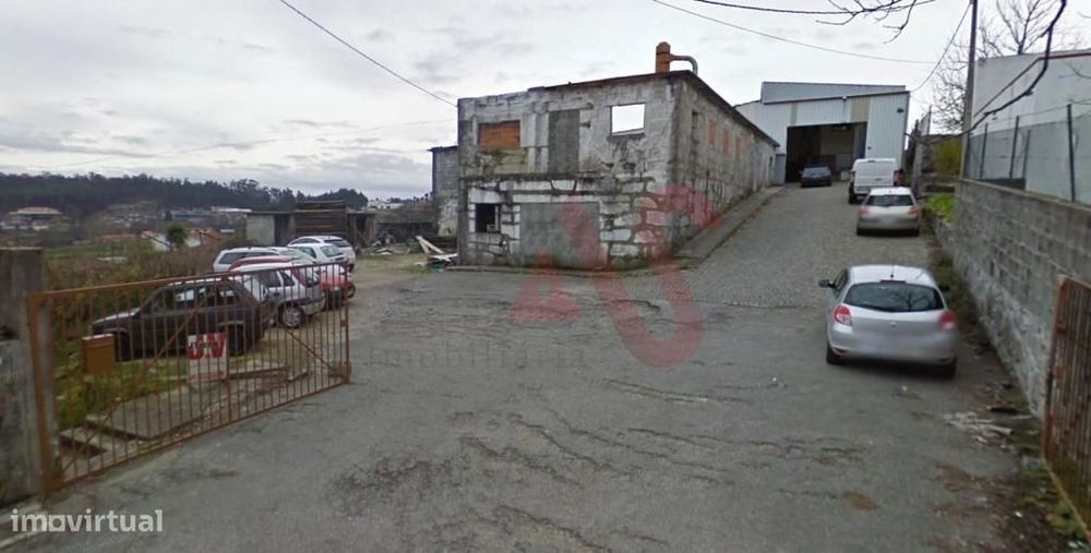 Armazém com 1.492 m2 em Penamaior, Paços de Ferreira