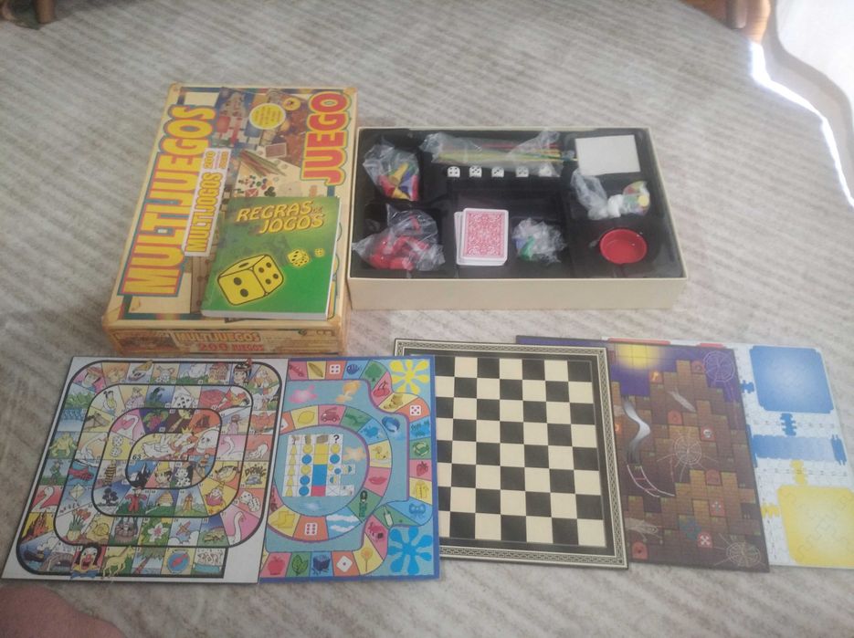 Jogo de Tabuleiro Multijogos 200 Possibilidades
