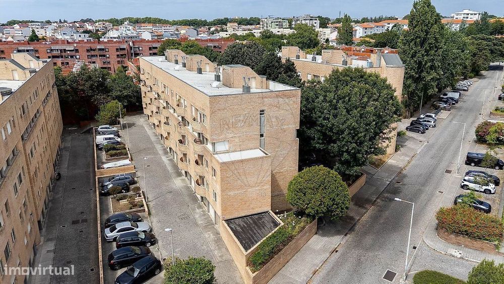 Apartamento T3 C/Varanda - Aldoar, Porto — Aldoar, Foz Do Douro E Nevogilde, Porto