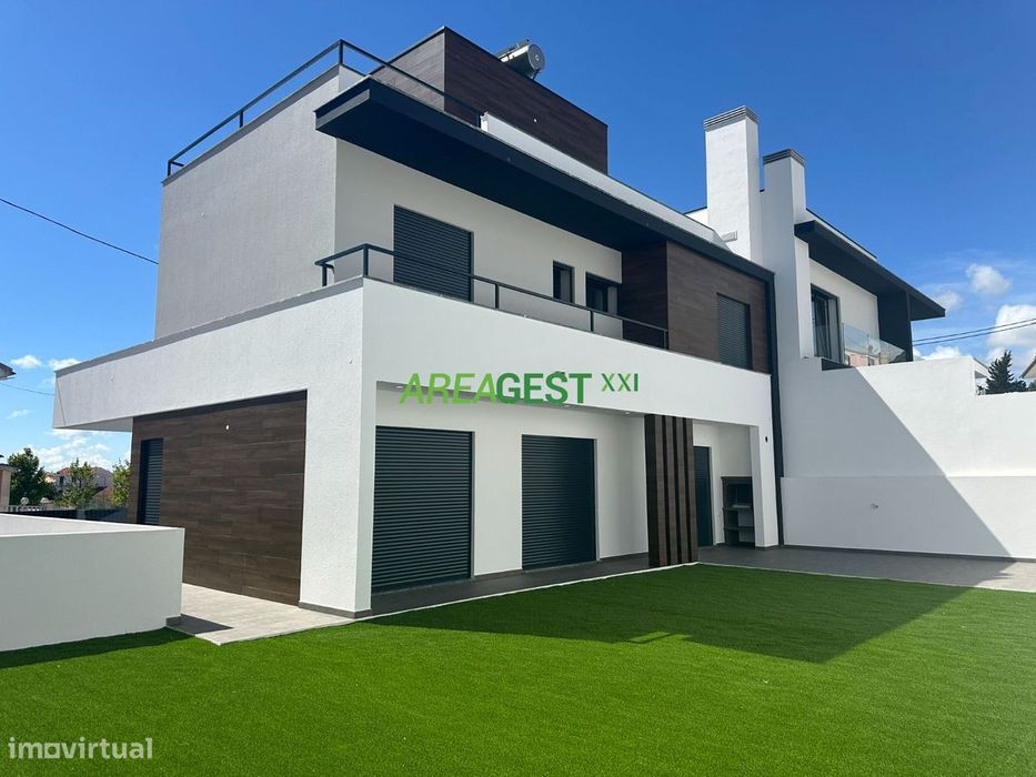 Moradia V4+1 no Casal Novo, Caneças