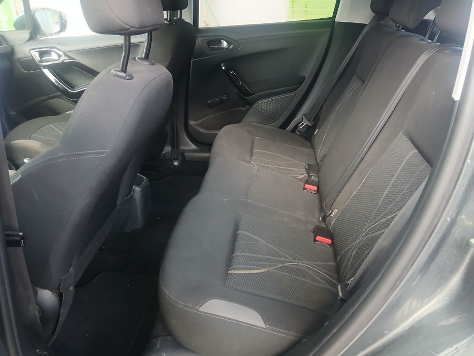Peugeot 208 — fotografia 4