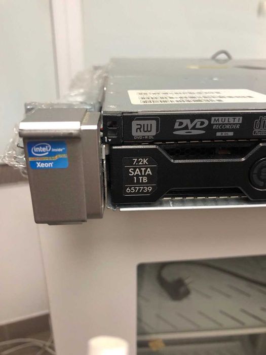 15000 грн. Продам сервер Intel Xeon+серверну шафу. Відмінний стан