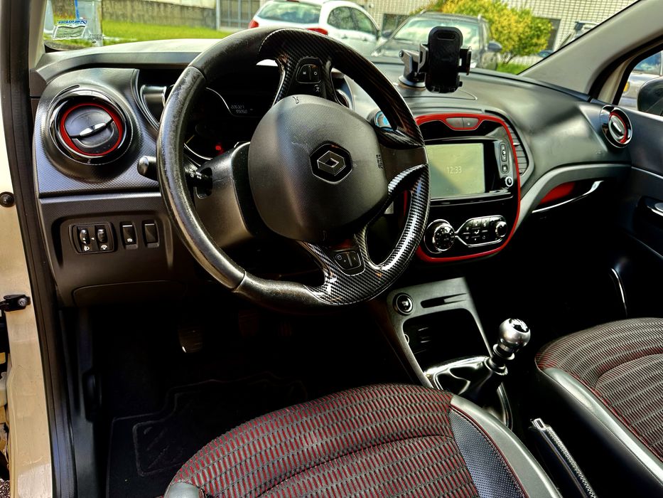 RENAULT CAPTUR 1.5DCI helly hansen edition