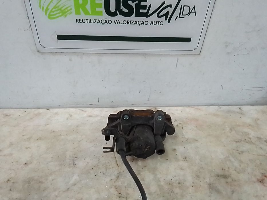 Pinça travão / maxila de travão frente esquerda AUDI A6 (4B2, C5)